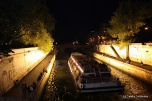 Bateau Mouche pe chei la Notre Dame