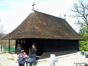 Bisericuta dintr-un lemn