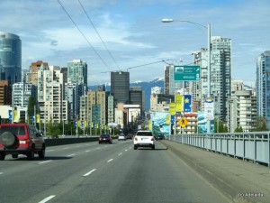 Trecand podul Lions Gate Bridge Trecand podul Lions Gate Bridge
