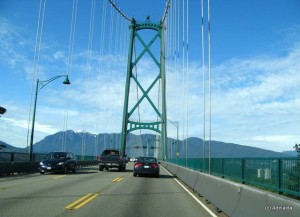 Trecand podul Lions Gate Bridge2 Trecand podul Lions Gate Bridge2