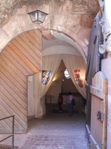 Intrare in crama castelului