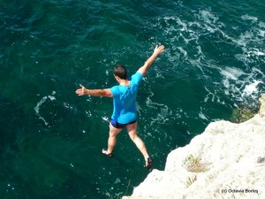 Cliff-jumping la Tyulenovo Cliff-jumping la Tyulenovo