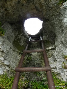 Intrarea în grotele săpate Intrarea în grotele săpate