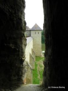 Mânăstirea Dragomirna-pe ferestrele zidurilor Mânăstirea Dragomirna-pe ferestrele zidurilor